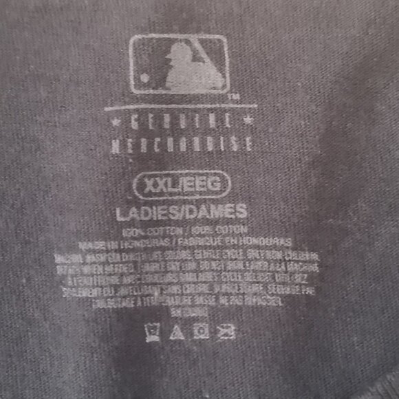 Boston Red Sox Ladies Short Sleeves V-neck T-shirt - Picture 3 of 5